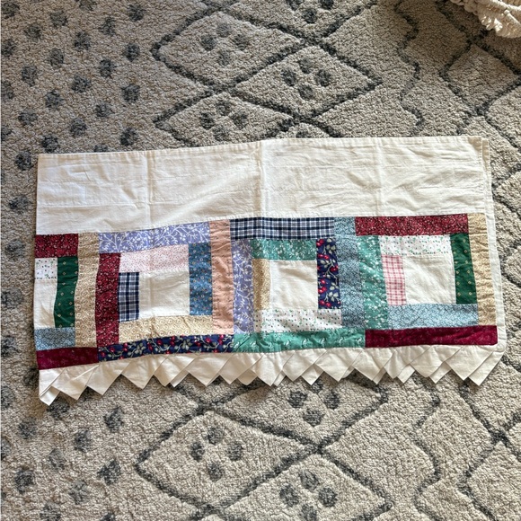 JC Penny patchwork valence curtain - Picture 2 of 7